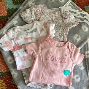 Carter’s Bodysuits. NWOT 6-9 mo Gray Elephant blanket-never used